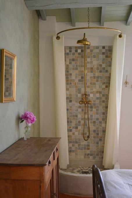 La Loge Familiale: 110M2, Place Rose Goudard, Ac L'Isle-sur-la-Sorgue Kültér fotó