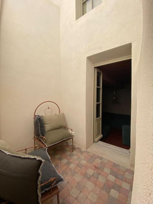 La Loge Familiale: 110M2, Place Rose Goudard, Ac L'Isle-sur-la-Sorgue Kültér fotó